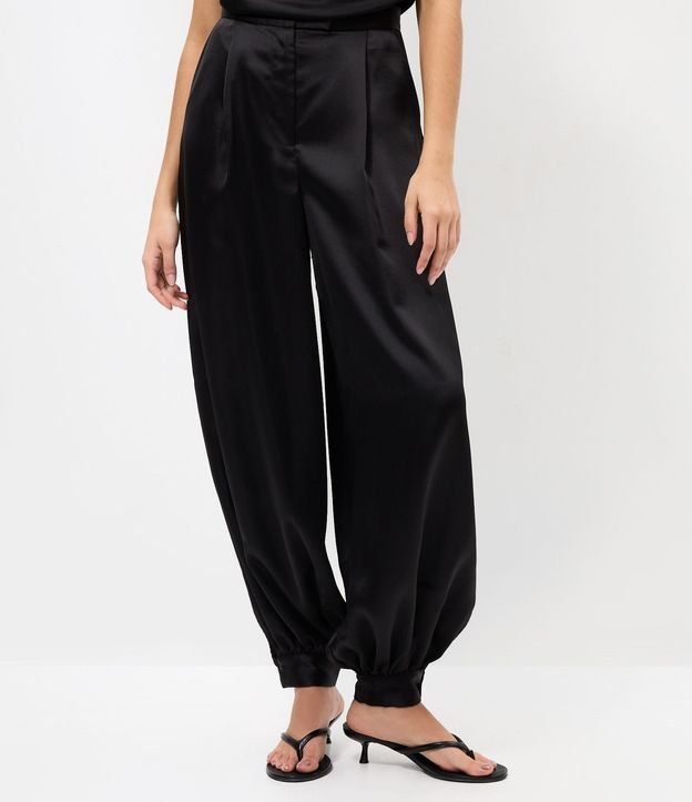 Pantalón Aladim en Satén con Bajo Ajustado 2
