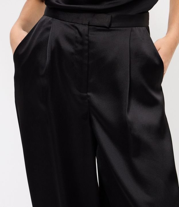 Pantalón Aladim en Satén con Bajo Ajustado 3