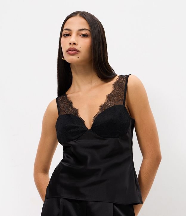 Blusa de Bretel Fino en Satén con Encaje en Asas y Escote Corazón