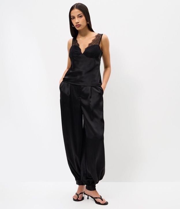 Blusa de Bretel Fino en Satén con Encaje en Asas y Escote Corazón 2