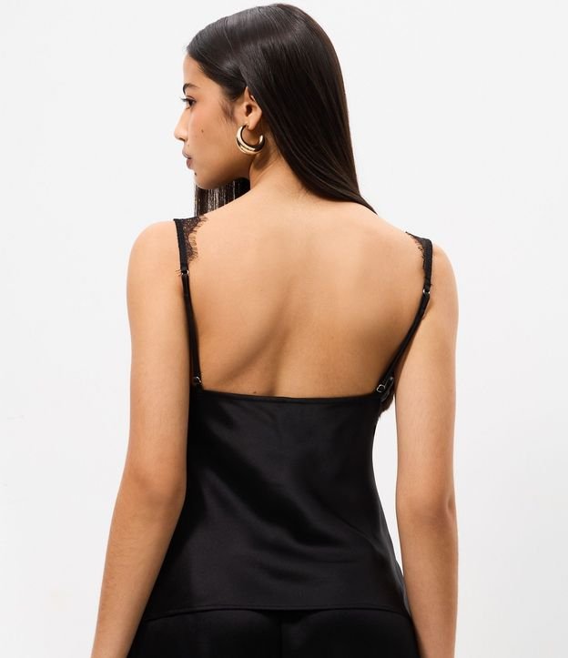 Blusa de Bretel Fino en Satén con Encaje en Asas y Escote Corazón 4