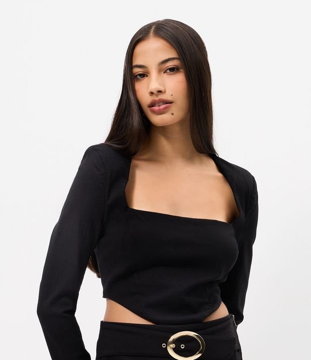 Blusa Manga Larga en Bengalina con Escote Cuadrado y Ruedo en V