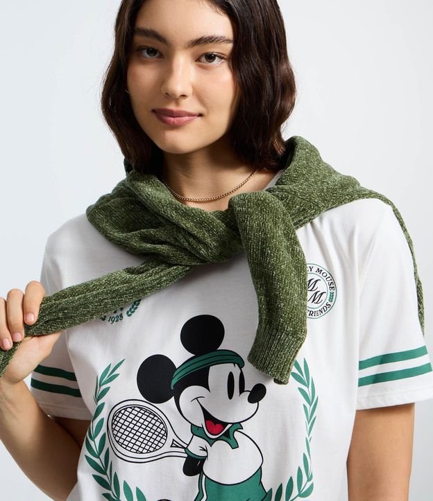 Remera en Media Malla con Estampa de Mickey