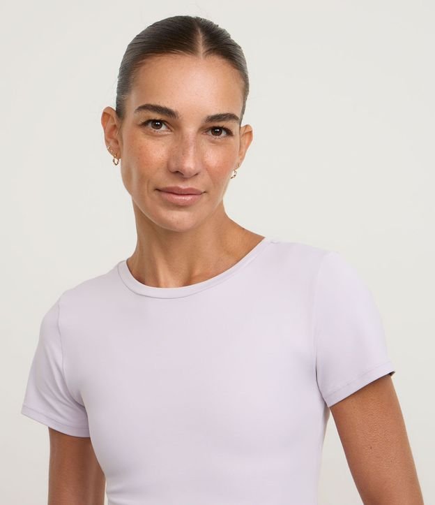 Remera Ajustada Deportiva en Microfibra