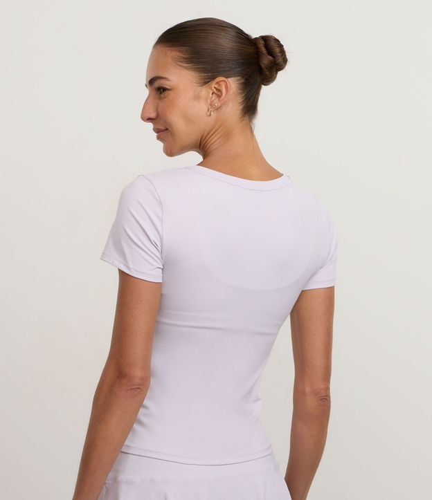 Remera Ajustada Deportiva en Microfibra 3