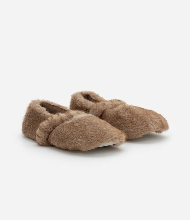 Pantufla Tipo Zapatilla Lisa 2