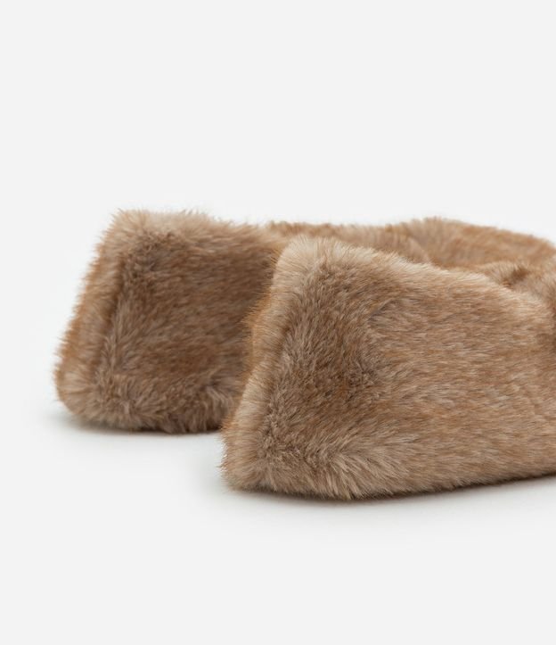 Pantufla Tipo Zapatilla Lisa 3