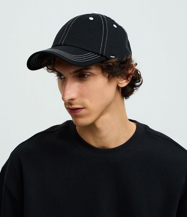 Gorra en Sarga con Lineas Contrastantes