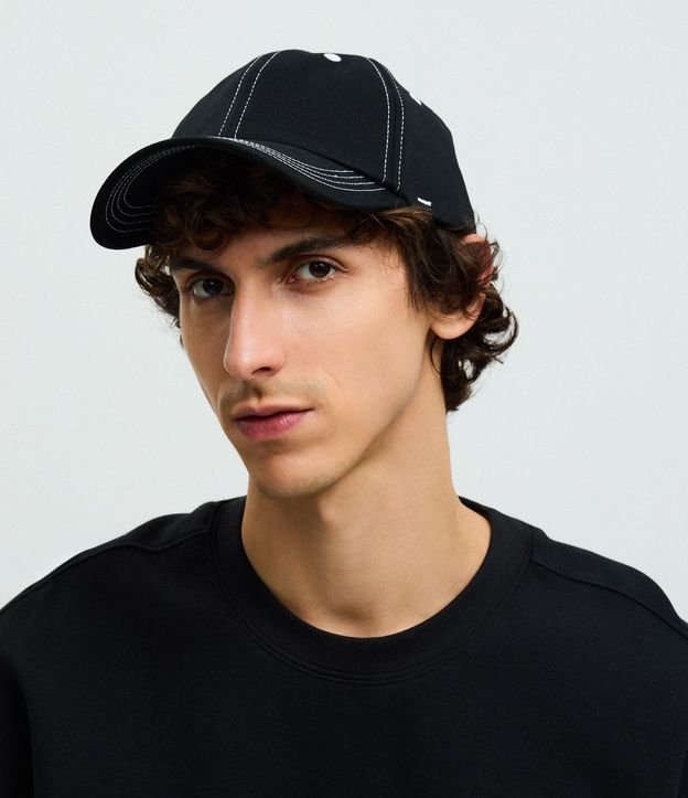 Gorra en Sarga con Lineas Contrastantes 2