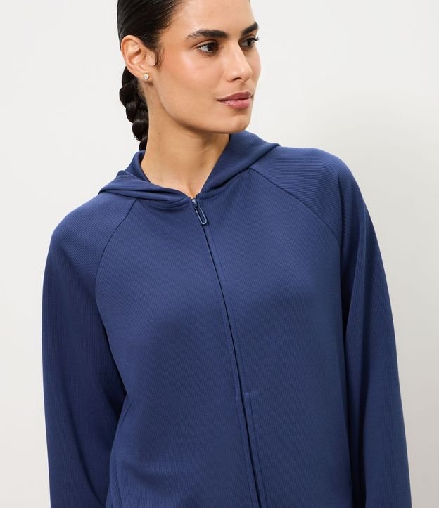 Campera Deportiva en Modal Canelado con Capucha 3