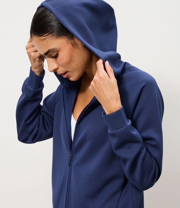 Campera Deportiva en Modal Canelado con Capucha 4