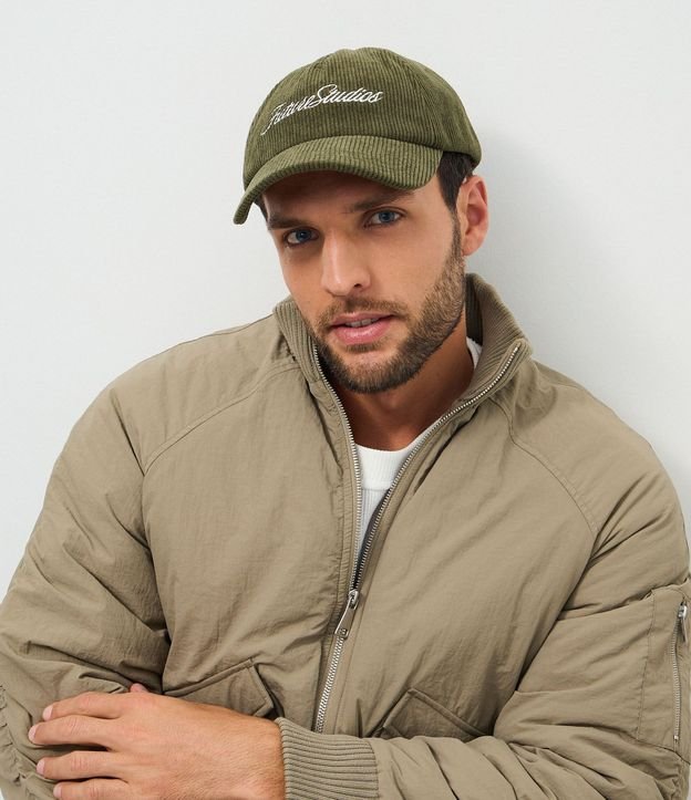 Gorra Cotelê con Lettering Future Studios