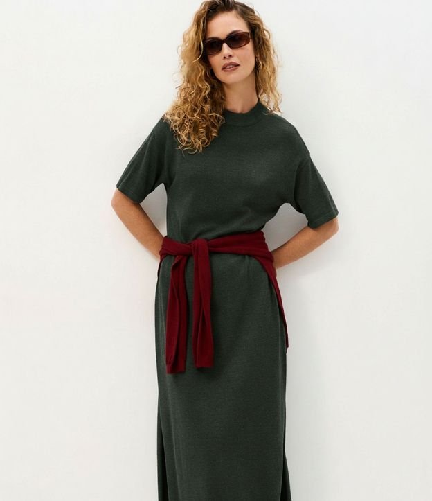 Vestido Midi Amplio en Punto con Manga Corta 1