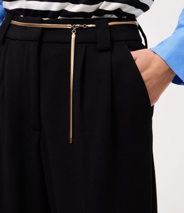 Pantalón Wide en Crepé con Cinturón Cadena 4