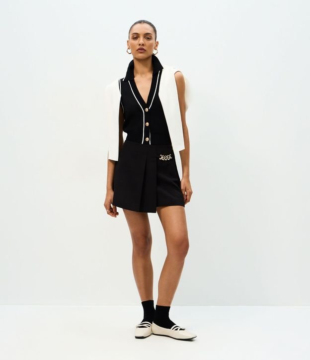 Short Pollera Sastre con Cadena Metálica 5