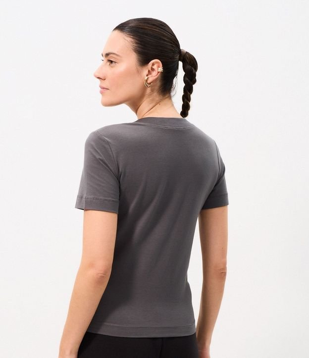 Blusa en Rib con Cuello Redondo 4