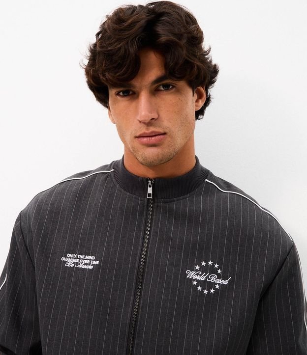 Campera Helanca Raya de Tiza con Bordado