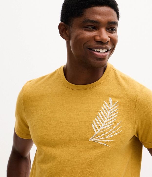 Remera Masculina Manga Larga con Bordado de Follajes 3