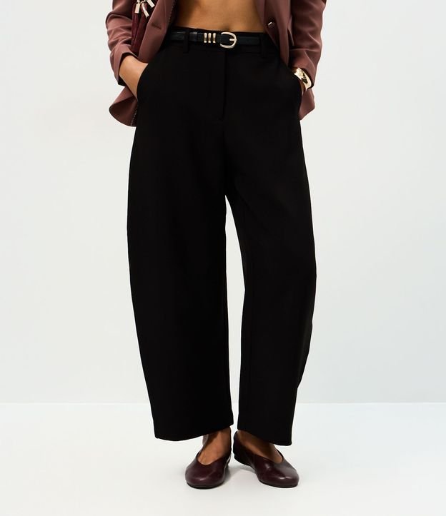 Pantalón Barrel sastrería en Crepé con Bolsillos Traseros 3