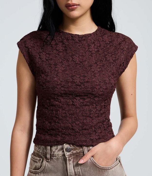 Blusa en Encaje con Textura Vazada en la Espalda 3