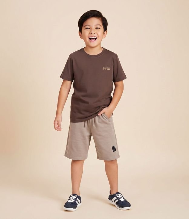 Remera Infantil con Tecnologia Dry y Estampado Lettering – Talle 5 a 14 años