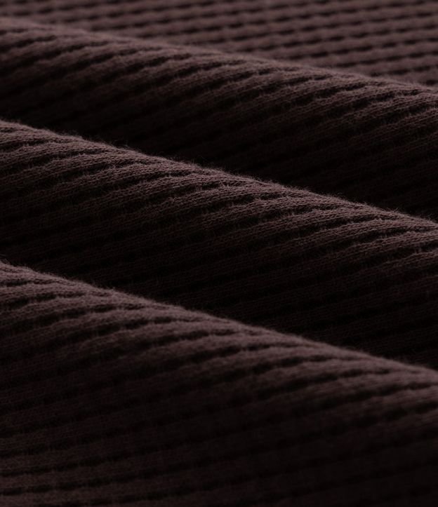 Buzo Masculino Waffle en Algodón con Cuello Redondo 7