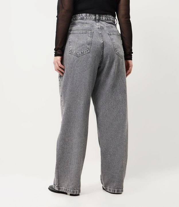 Pantalón de Jean Recto Cinza con Brillos Curve & Plus Size 5