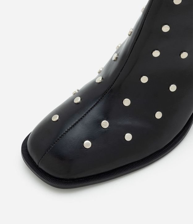 Bota en PU con Punta Cuadrada y Aplicación de Studs 4