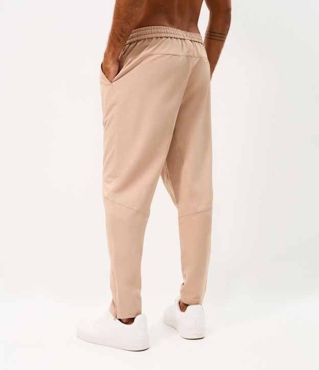 Pantalón Deportiva con Recortes y Cordón 4