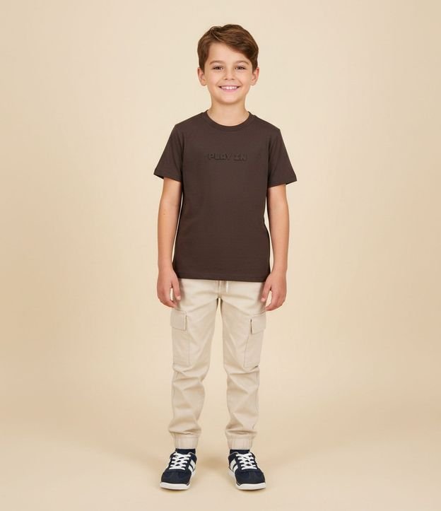 Remera Infantil en Algodón con Lettering Embossed – Talle 5 a 14 años
