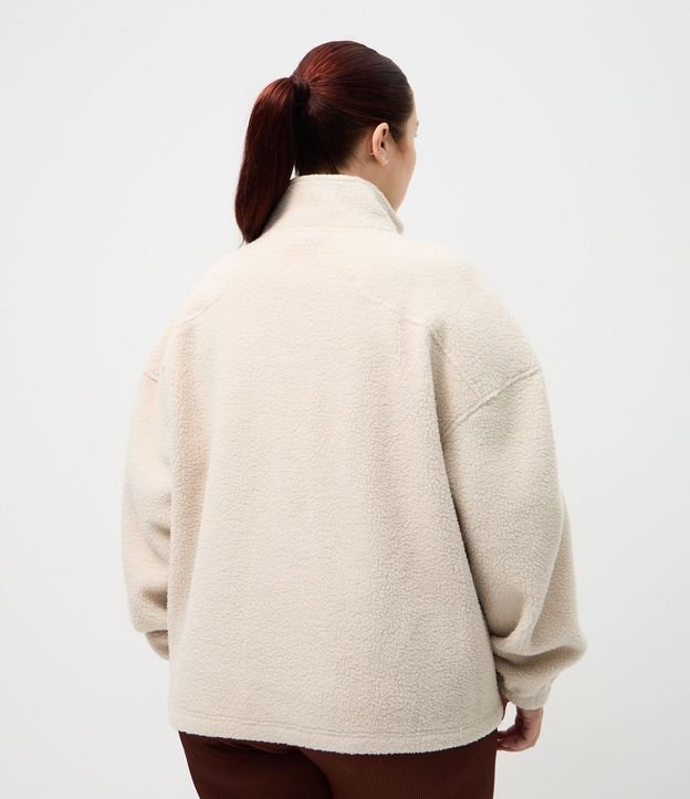 Campera Deportiva en Sherpa con Cuello Alto Curve & Plus Size 4