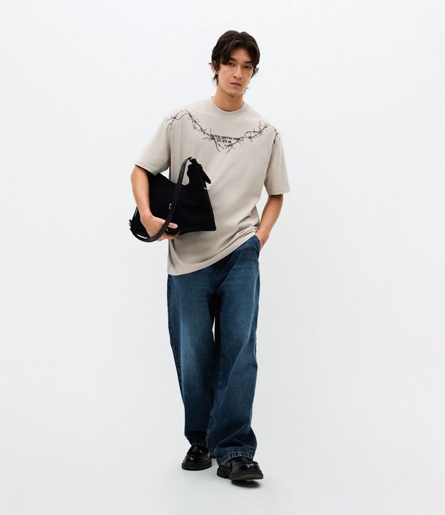 Remera Relaxed Manga Corta en Algodón con Estampa de Alambre Púas 2