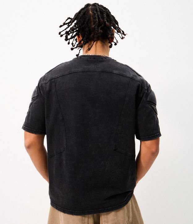 Remera Boxy Desteñida con Hombrera 5