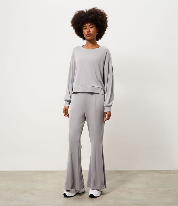 Pantalón Flare Deportiva en Microfibra 5