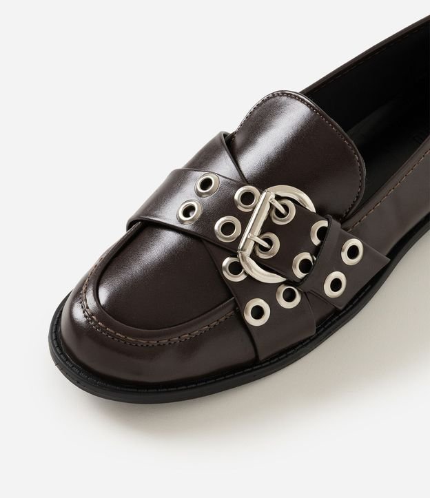 Mocasín en PU con Tiras Cruzadas y Ojal 6