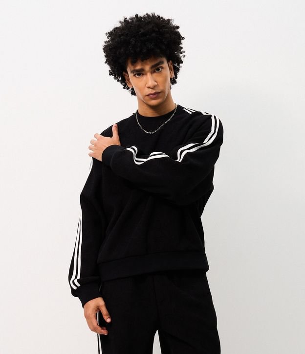 Buzo Masculino Algodón Boxy con Rayas en las Mangas
