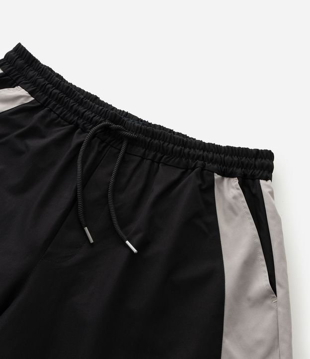 Pantalón Barrel Fashion con Recortes Contrastantes 9