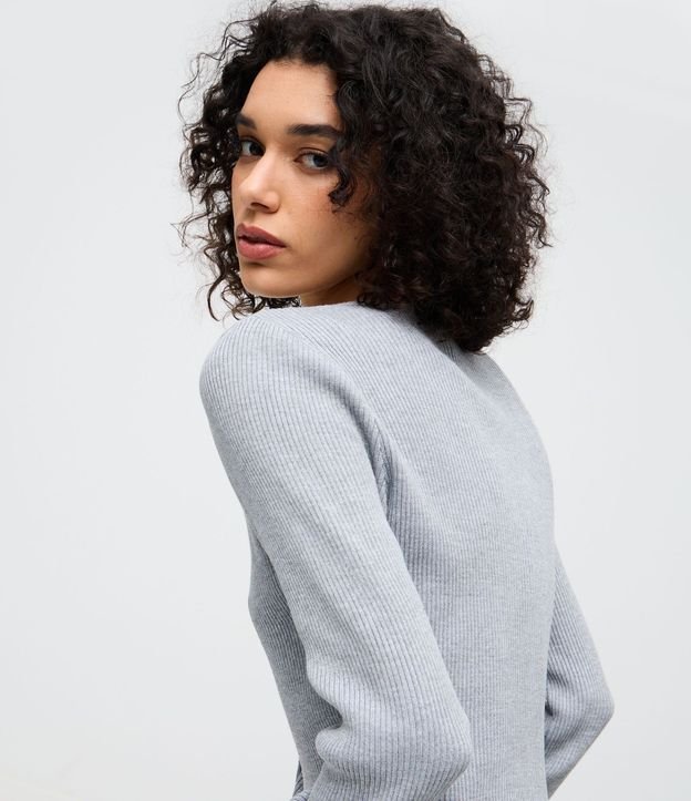 Cardigan en Punto con Punto Texturizado y Volados en el Ruedo 4