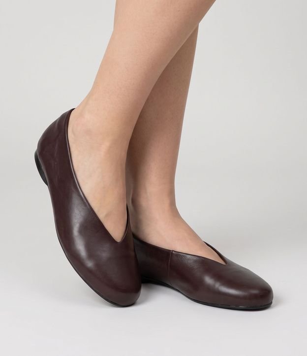 Zapatilla en Cuero con Punta Redonda