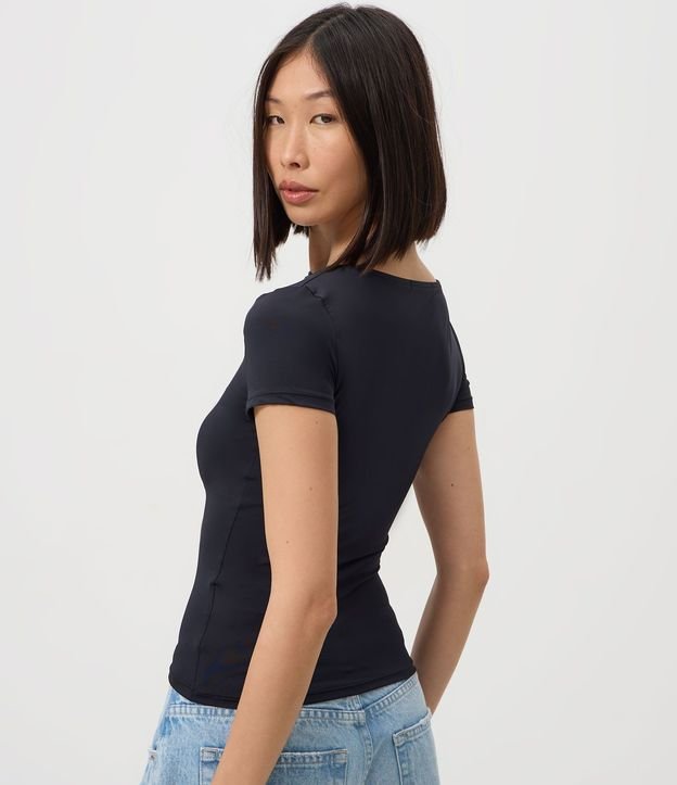 Blusa Regular en Poliamida con Escote Bote 4