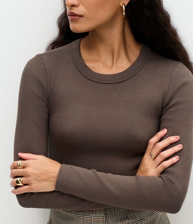 Blusa Básica Acanalada en Rib con Cuello Redondo