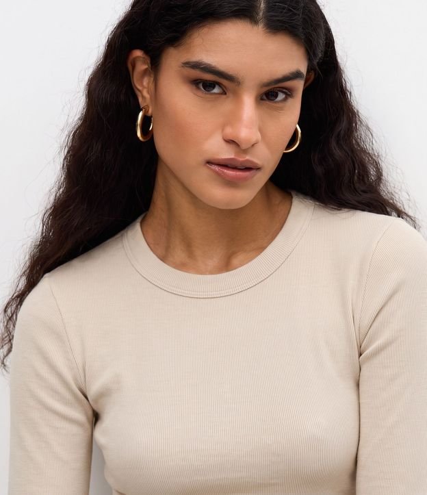 Blusa Básica Acanalada en Rib con Cuello Redondo 4