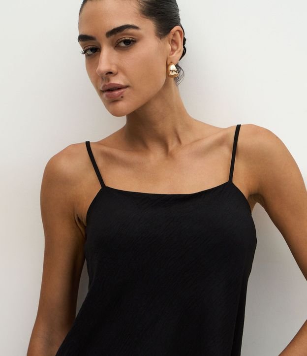Blusa en Airflow Texturizado con Punta Asimétrica 3