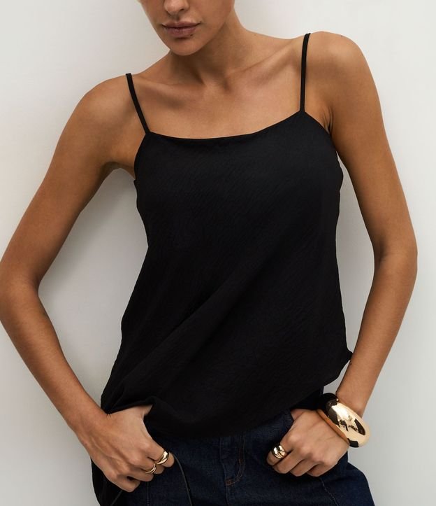 Blusa en Airflow Texturizado con Punta Asimétrica 4