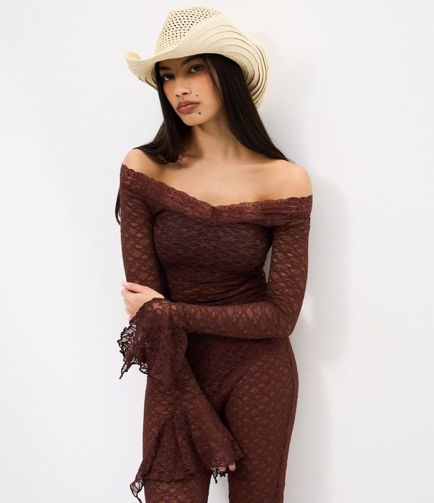 Blusa Manga Flare en Encaje con Escote Hombro a Hombro