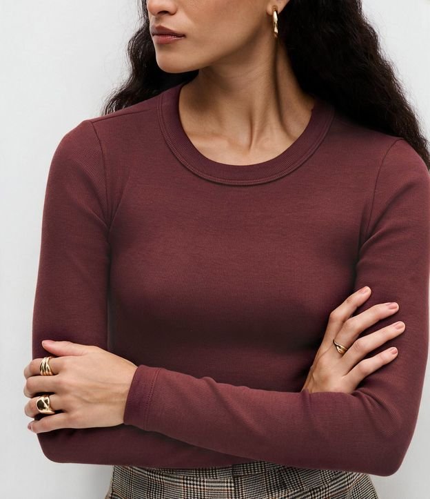 Blusa Básica Acanalada en Rib con Cuello Redondo 2