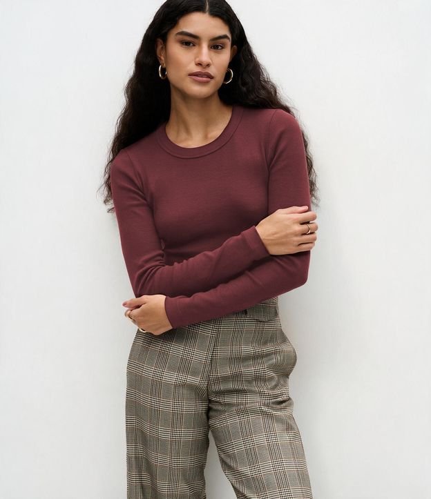 Blusa Básica Acanalada en Rib con Cuello Redondo 4