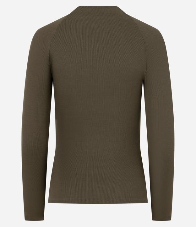 Blusa Básica en Viscosa con Cuello Alto y Sisa Raglán 3