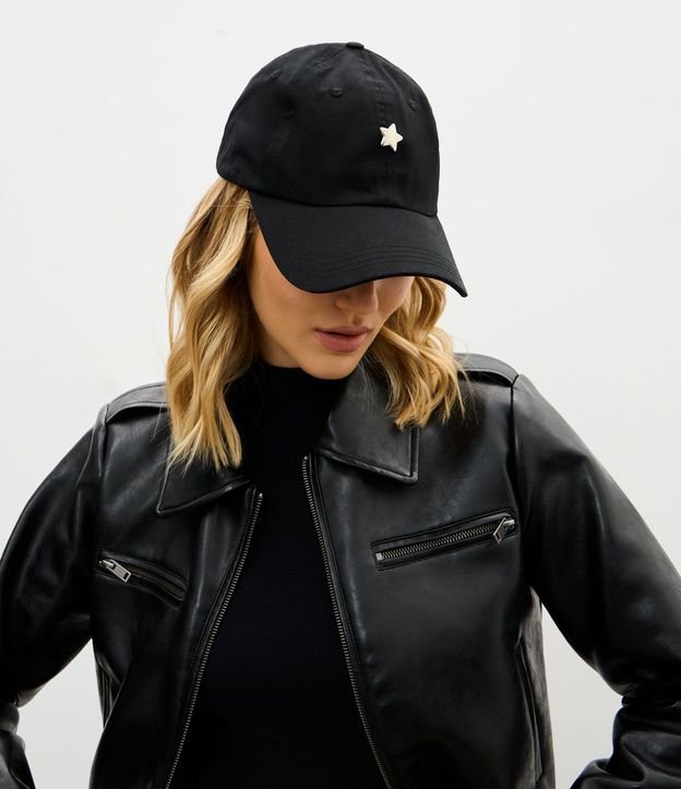Gorra en Sarga con Aba Curva y Patch de Estrella 1