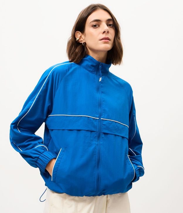 Campera Oversized Deportiva en Microfibra con Detalle Contrastante